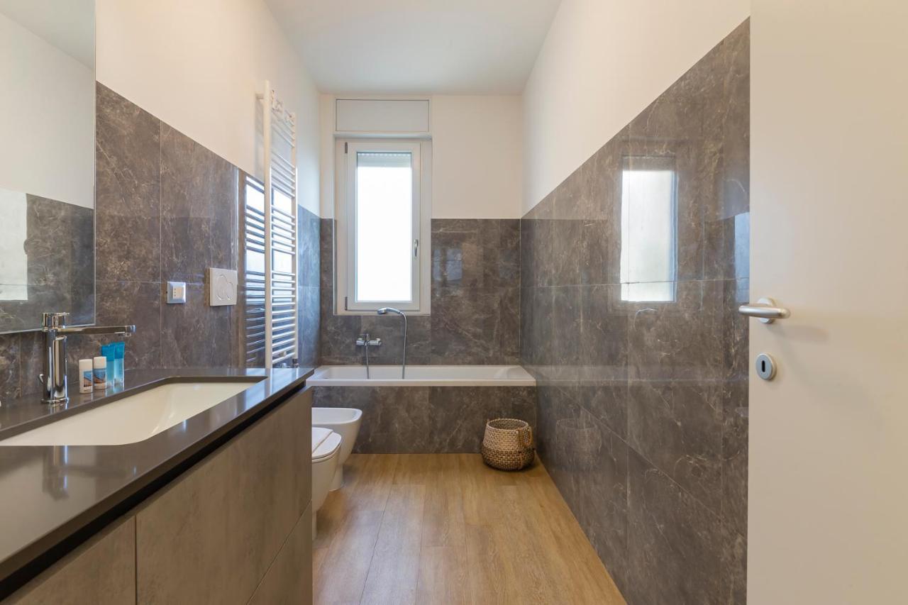 Luxury Apartment Near Navigli - Anemoni 5 Milan Luaran gambar